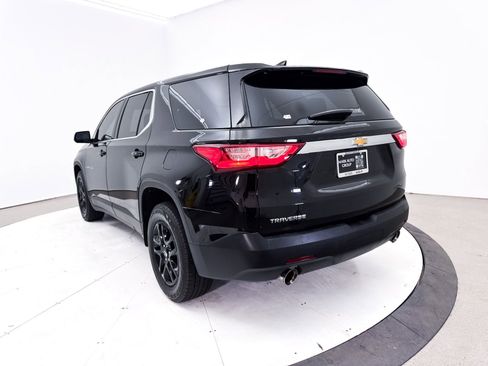 Used 2019 Chevrolet Traverse LS FWD image 2
