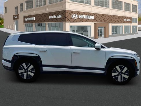 New 2026 Hyundai Ioniq 9 SEL image 9