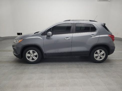 Used 2019 Chevrolet Trax LT w/ LT Convenience Package image 2