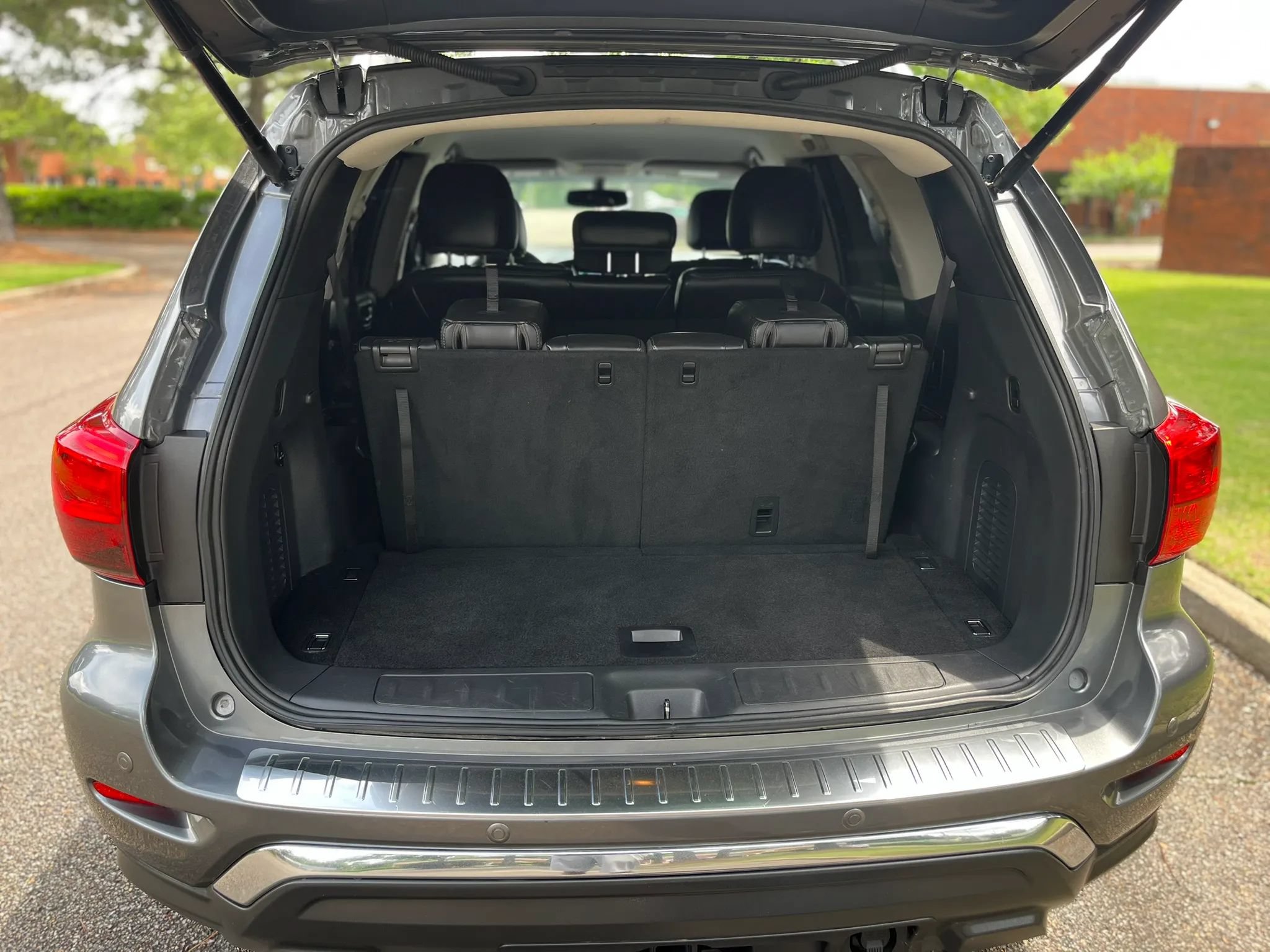 Used 2017 Nissan Pathfinder SL w/ SL Tech Package FWD image 24