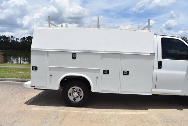 Used 2017 Chevrolet Express 3500 RWD image 8