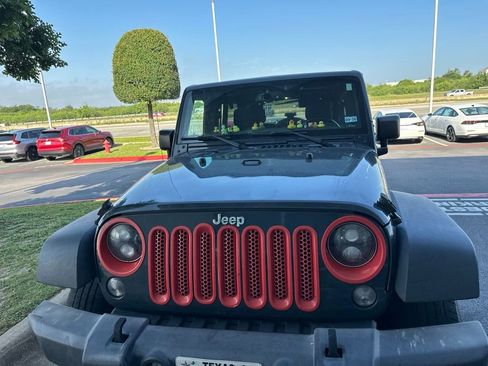 Used 2017 Jeep Wrangler Unlimited Sport w/ Quick Order Package 24S AWD/4WD image 2