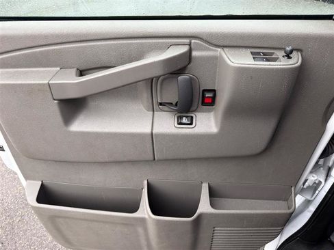 Used 2024 Chevrolet Express 3500 w/ Power Convenience Package RWD image 11