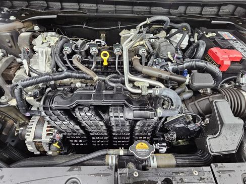 Used 2024 Nissan Altima 2.5 SV FWD image 32