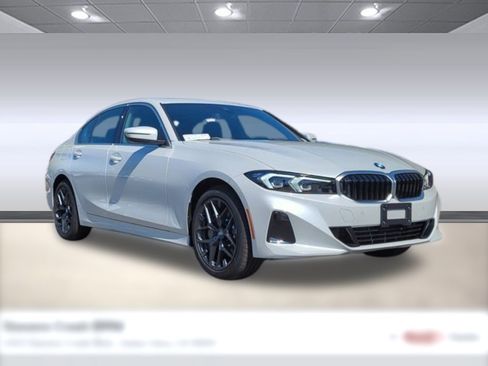 Used 2025 BMW 330i xDrive Sedan w/ Convenience Package image 7