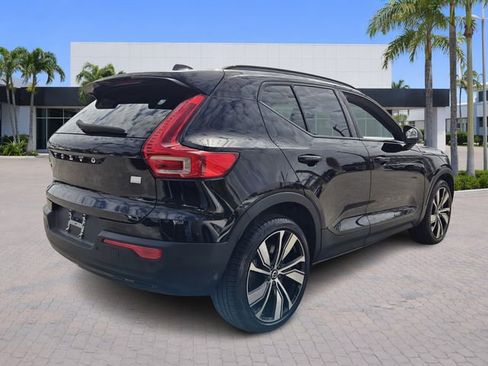 Used 2021 Volvo XC40 P8 Recharge w/ Advanced Package image 7