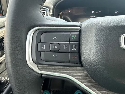 Used 2024 Jeep Wagoneer L Series II w/ Flexible Seating Group RWD image 21