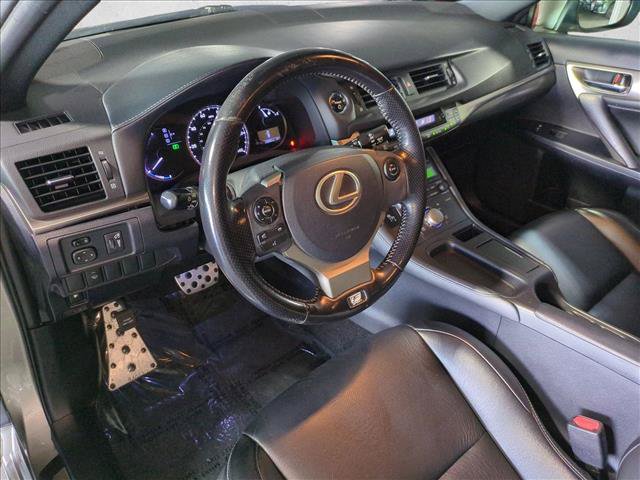 Used 2017 Lexus CT 200h FWD image 10