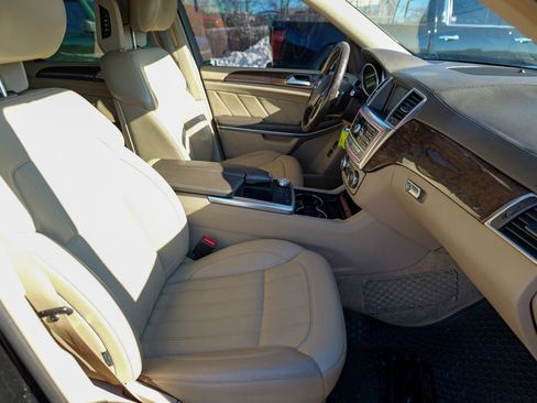 Used 2013 Mercedes-Benz GL 450 4MATIC image 48