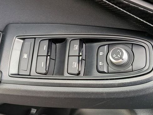 Used 2021 Subaru Crosstrek 2.0i Premium image 12