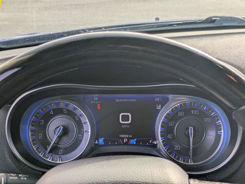 Used 2018 Chrysler 300 Limited w/ Safetytec Plus Group image 19