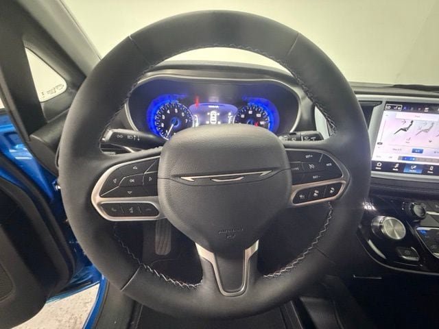 New 2027 Chrysler Pacifica Select AWD/4WD image 16