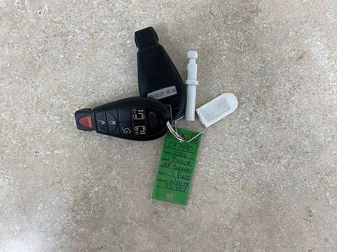 Used 2016 Dodge Grand Caravan SXT w/ UConnect Hands-Free Group image 29