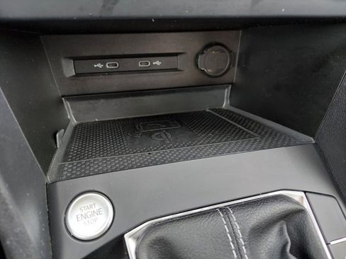 Used 2022 Volkswagen Taos SE image 30
