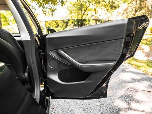 Used 2023 Tesla Model Y AWD image 19
