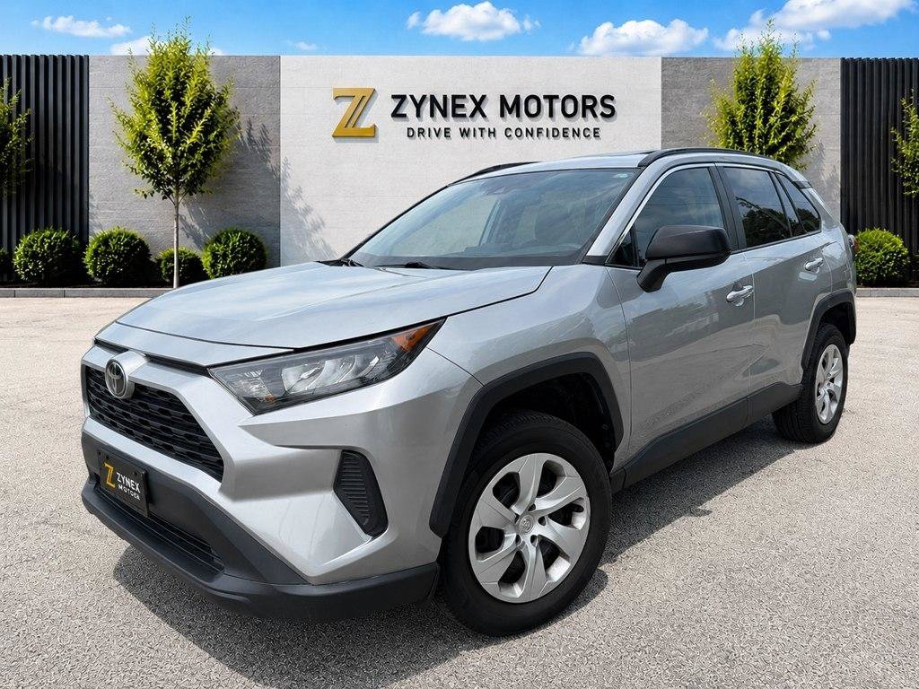 Used 2019 Toyota RAV4 LE FWD image 1