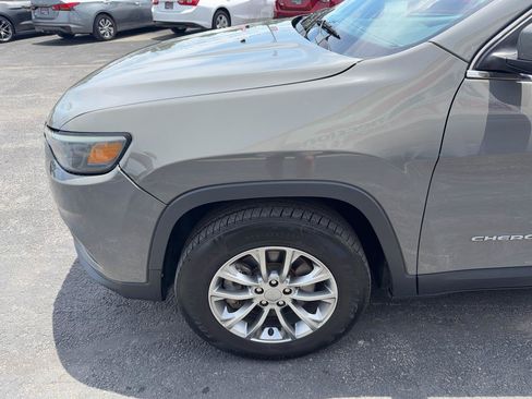 Used 2021 Jeep Cherokee Latitude Lux w/ Comfort/Convenience Group AWD/4WD image 11