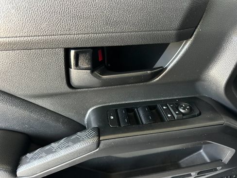 Used 2024 Toyota Tacoma SR5 AWD/4WD image 10
