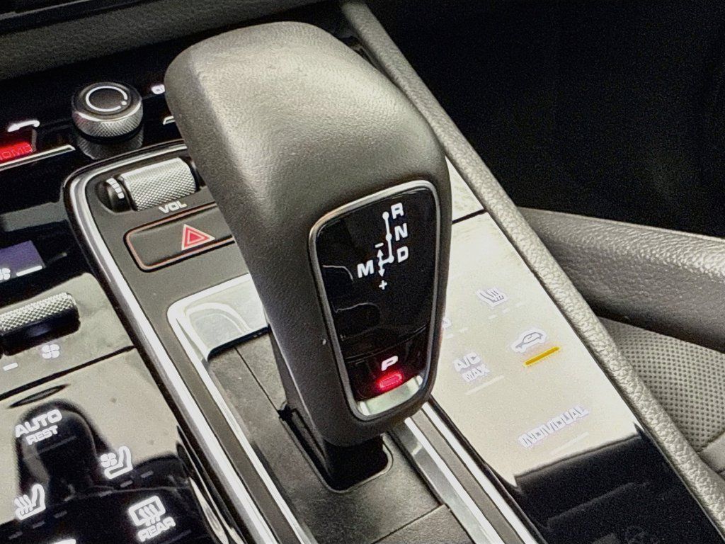 Certified 2023 Porsche Cayenne Platinum Edition AWD/4WD image 21