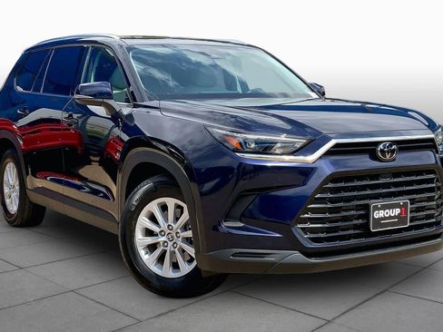 Used 2024 Toyota Grand Highlander AWD image 3