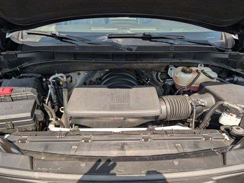 Used 2022 Chevrolet Suburban LT AWD/4WD image 39