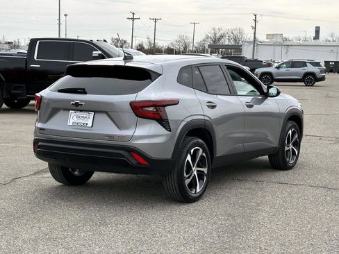 Certified 2024 Chevrolet Trax RS w/ Driver Confidence Package image 5