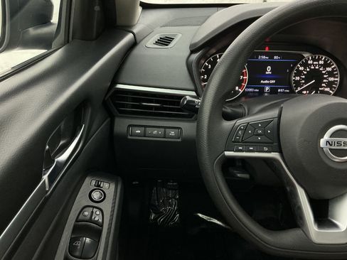 Used 2022 Nissan Altima 2.5 SV FWD image 31