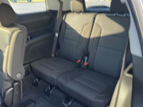 Used 2023 GMC Acadia SLE w/ Driver Convenience Package image 20