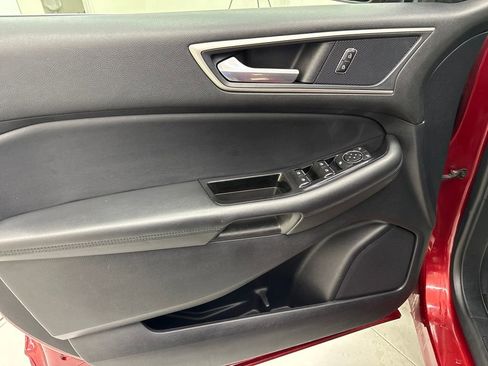 Used 2019 Ford Edge SEL image 11