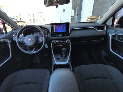 Used 2024 Toyota RAV4 LE AWD/4WD image 15