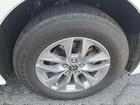 Used 2022 Toyota Sienna LE FWD image 21