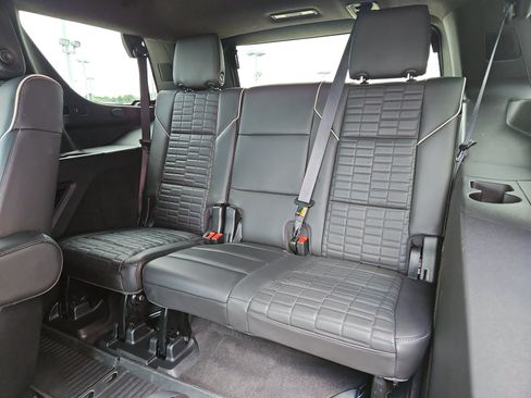 Used 2024 Cadillac Escalade Sport Platinum w/ LPO, ONYX Package AWD/4WD image 23