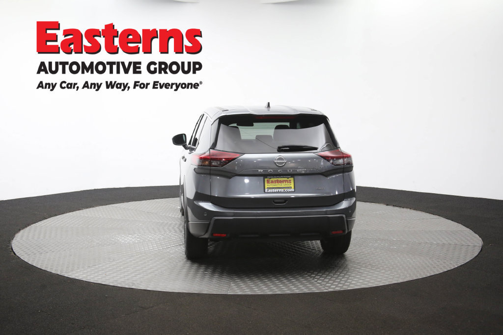 Used 2024 Nissan Rogue S AWD/4WD image 39