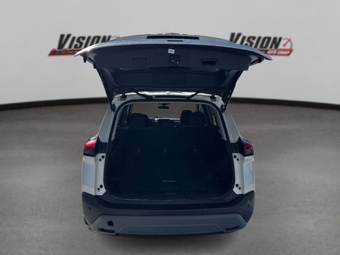 Used 2021 Nissan Rogue SV image 11