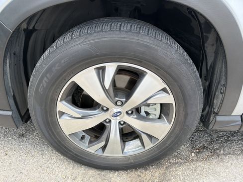 Used 2023 Subaru Ascent Premium w/ Convenience Package AWD/4WD image 9