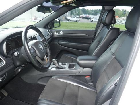 Used 2021 Jeep Grand Cherokee Laredo X AWD/4WD image 3