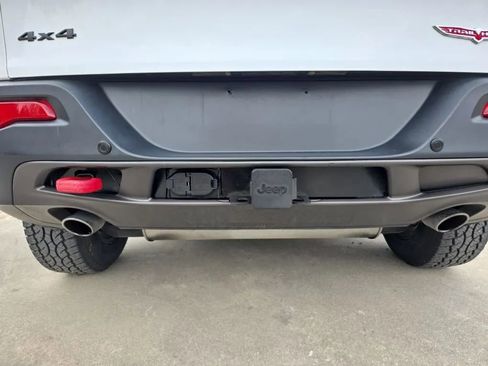 Used 2017 Jeep Cherokee Trailhawk image 14