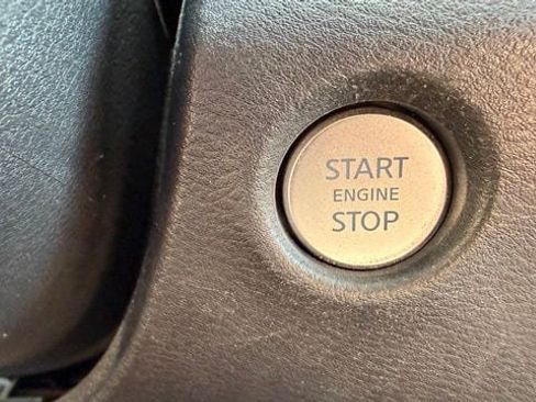 Used 2022 Nissan Frontier SV AWD/4WD image 17