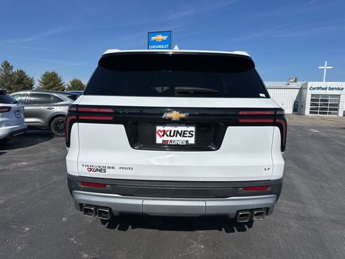Used 2024 Chevrolet Traverse LT AWD/4WD image 11
