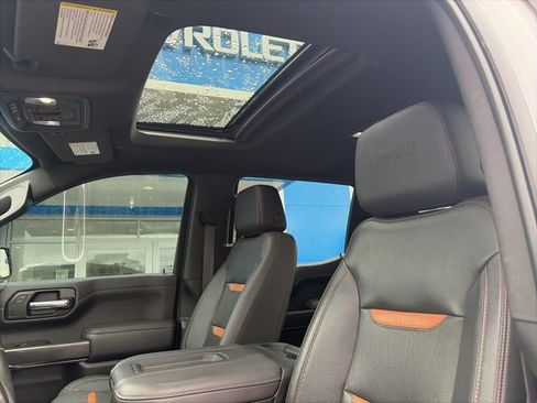 Used 2021 GMC Sierra 1500 AT4 w/ AT4 Premium Package AWD/4WD image 8