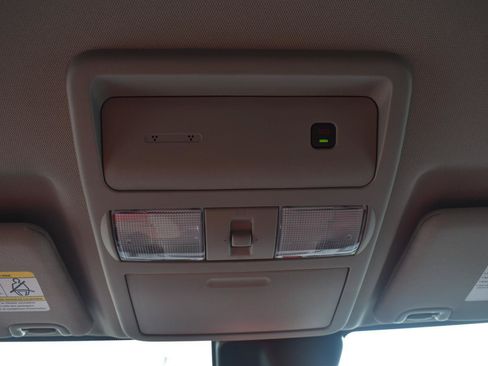 Used 2025 Nissan Frontier SV RWD image 41