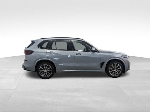 New 2026 BMW X5 xDrive40i w/ Executive Package image 6