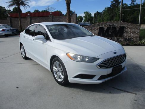 Used 2018 Ford Fusion SE image 5