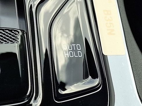 New 2026 Kia Carnival EX image 21