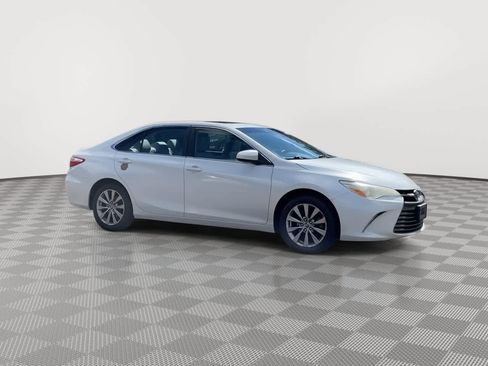 Used 2015 Toyota Camry XLE w/ Moonroof Package FWD image 2