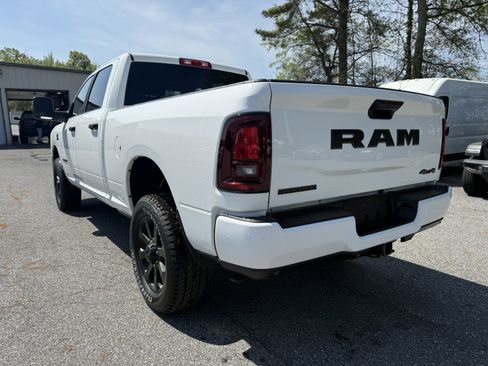 New 2026 RAM 2500 Big Horn AWD/4WD image 5