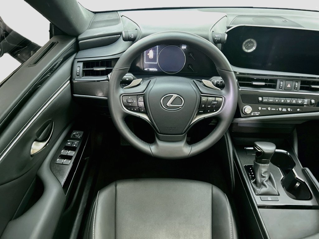 Used 2025 Lexus ES 350 w/ Accessory Package (Z2) FWD image 10