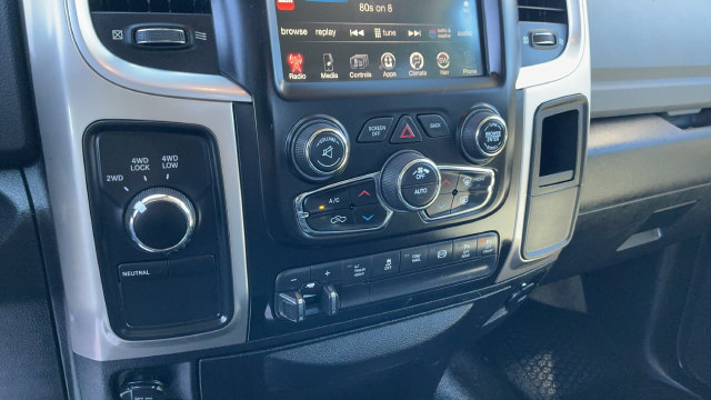 Used 2017 RAM 3500 SLT w/ Luxury Group AWD/4WD image 16