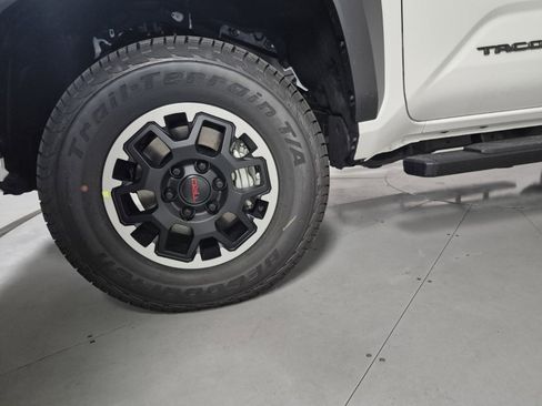 New 2025 Toyota Tacoma TRD Off-Road image 11