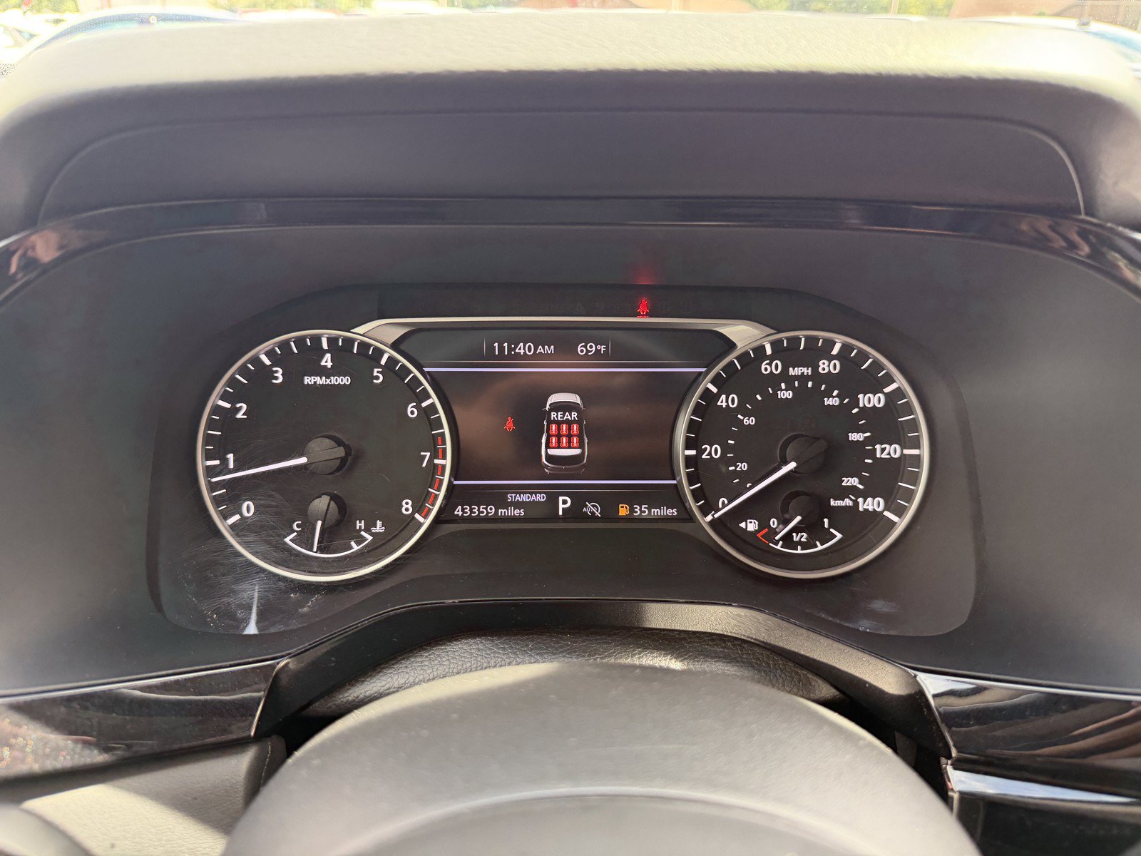Used 2024 Nissan Pathfinder SV FWD image 17